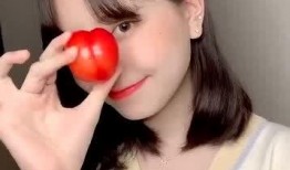 网红吃瓜小姐姐是谁呀,她是如何成为网络红人的？